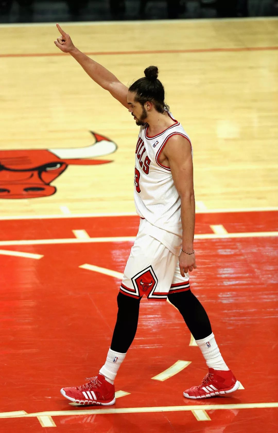 这可是一阵 一防 最佳防守球员 mvp前四的狠人啊|诺阿_新浪新闻