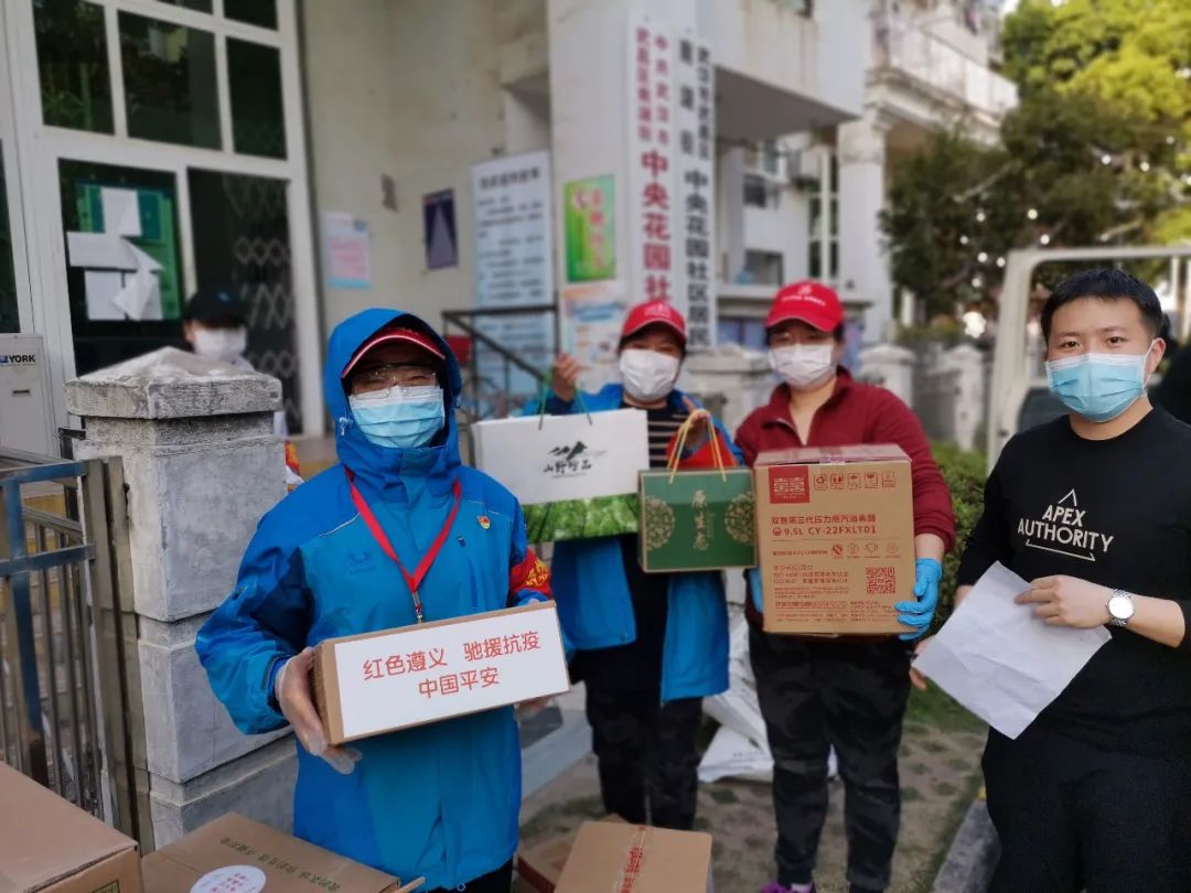 日本新冠肺炎感染919人,
