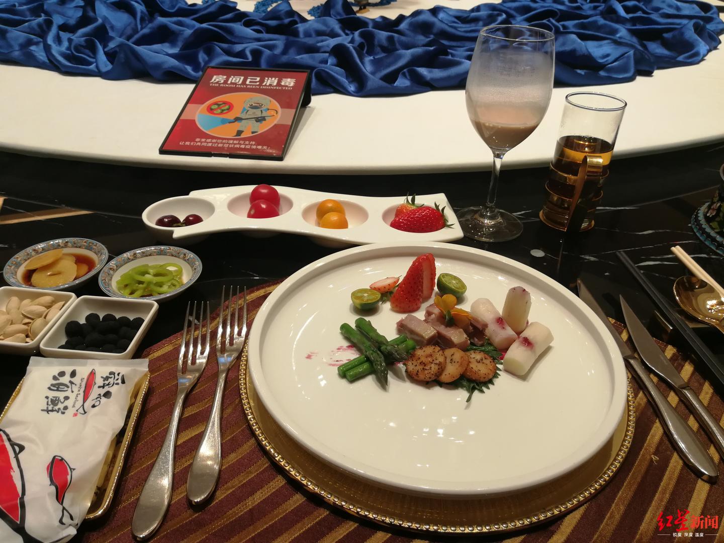 疫情下的"分餐制":有餐厅经营者称客人不按要求就