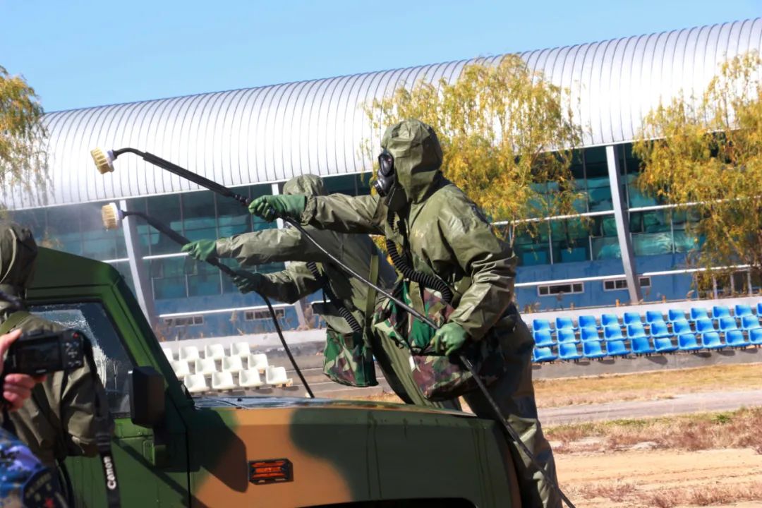 揭秘|行走在生死线上的"降魔精兵"|防化|防化兵_新浪军事_新浪网