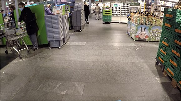 日内瓦的一家Coop超市，顾客并不多。拍摄：赵薇