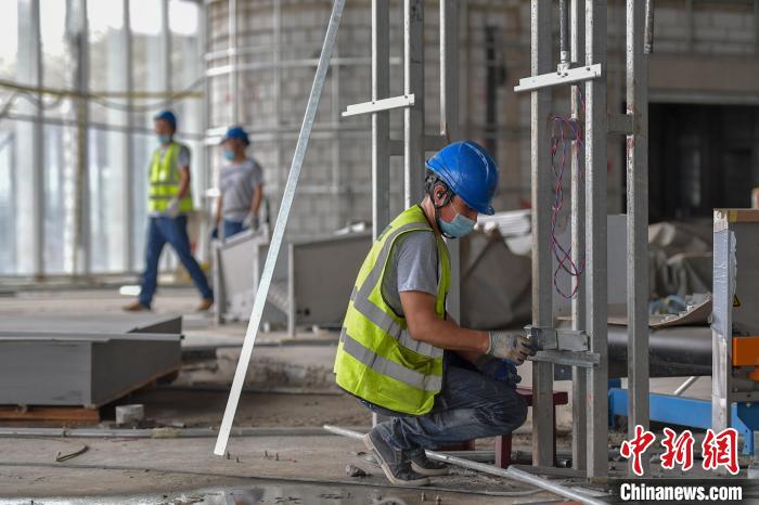 疫情防控项目建设"两不误" 美兰机场二期扩建推进