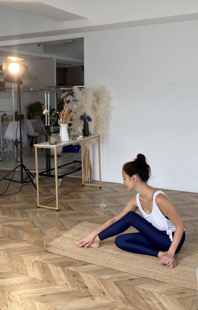 难怪孙芸芸能把老公熬成爹!与女儿同框毫无差距,原来保养有秘诀