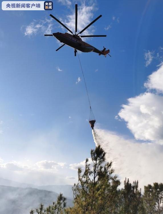 据大理州防火办公室消息,3月2日上午,云南洱源县茈碧湖镇巡检村附近