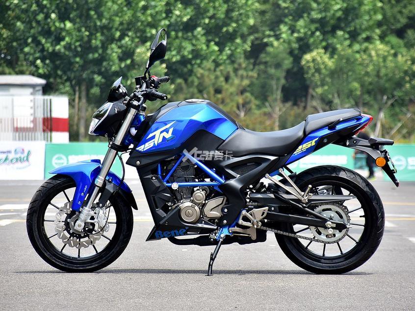 2019贝纳利tnt25实拍