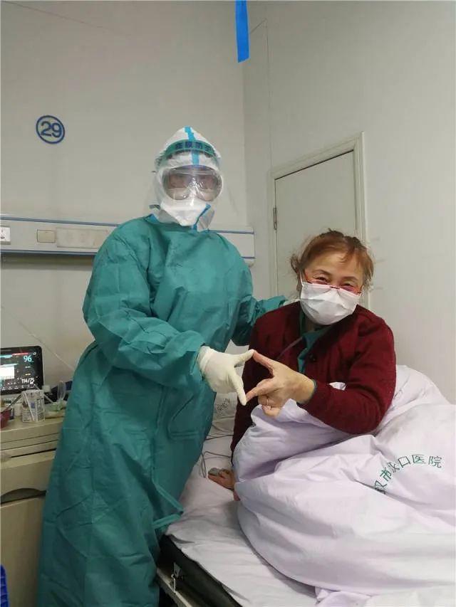 【广东援鄂战队】曾冬玉:那位入院21天阿姨找到我说