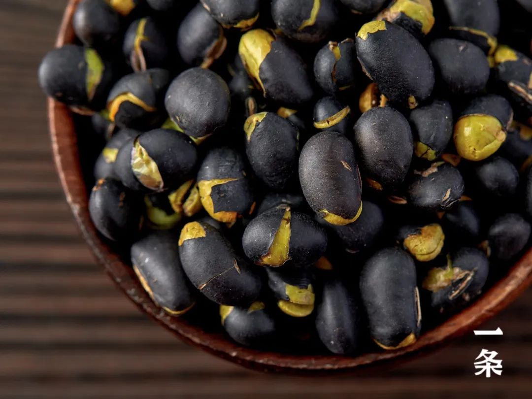 嘎嘣脆的炒黑豆咸香可口一吃就上瘾诺亚一条生活馆