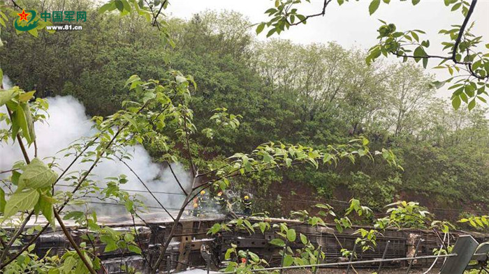 3月30日11点40分许,t179次列车途经京广铁路湖南省郴州市永兴县高亭司