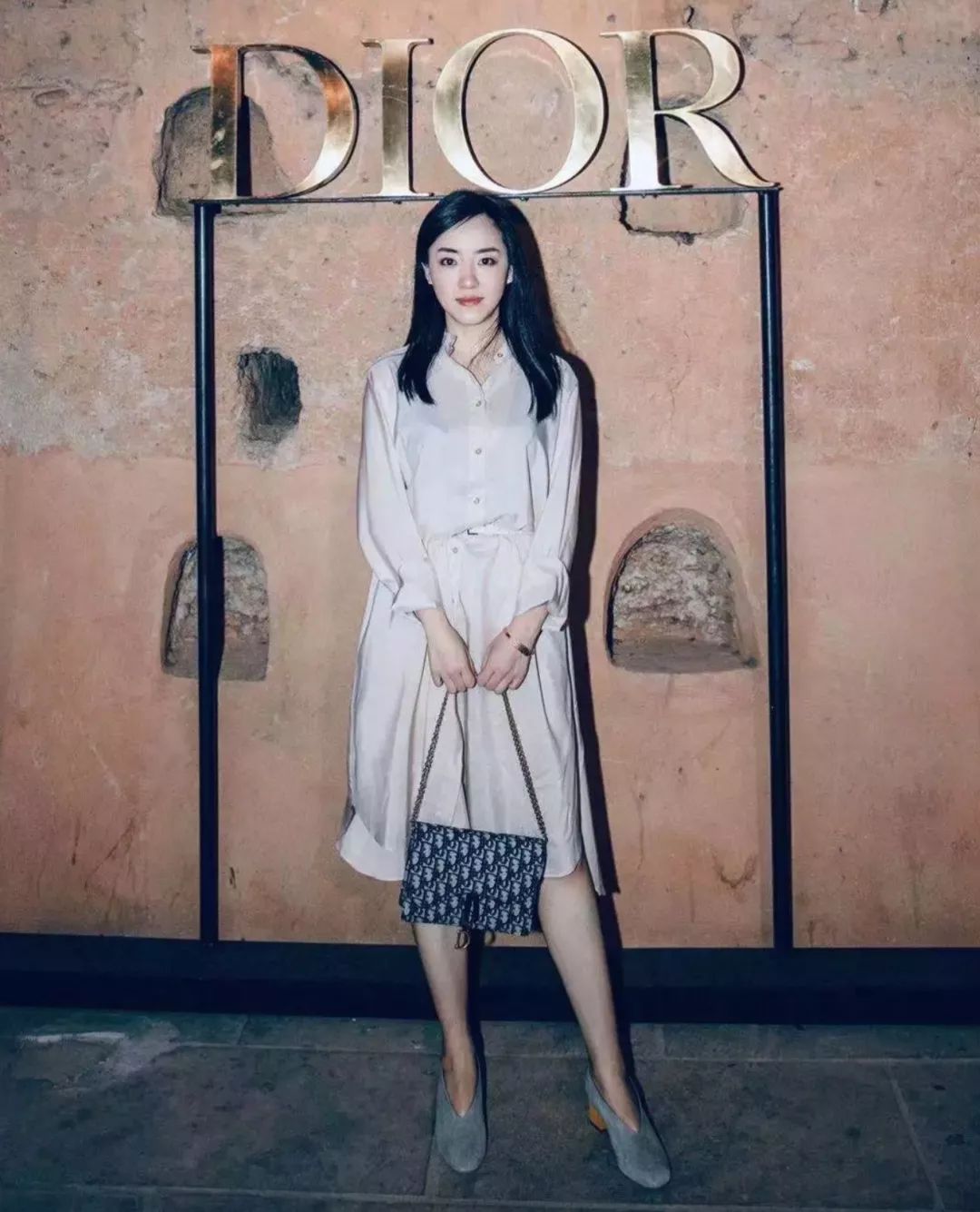 颁奖典礼,电视台活动的邀约,绝对是吸引关注的好时候,可到了石榴婆这