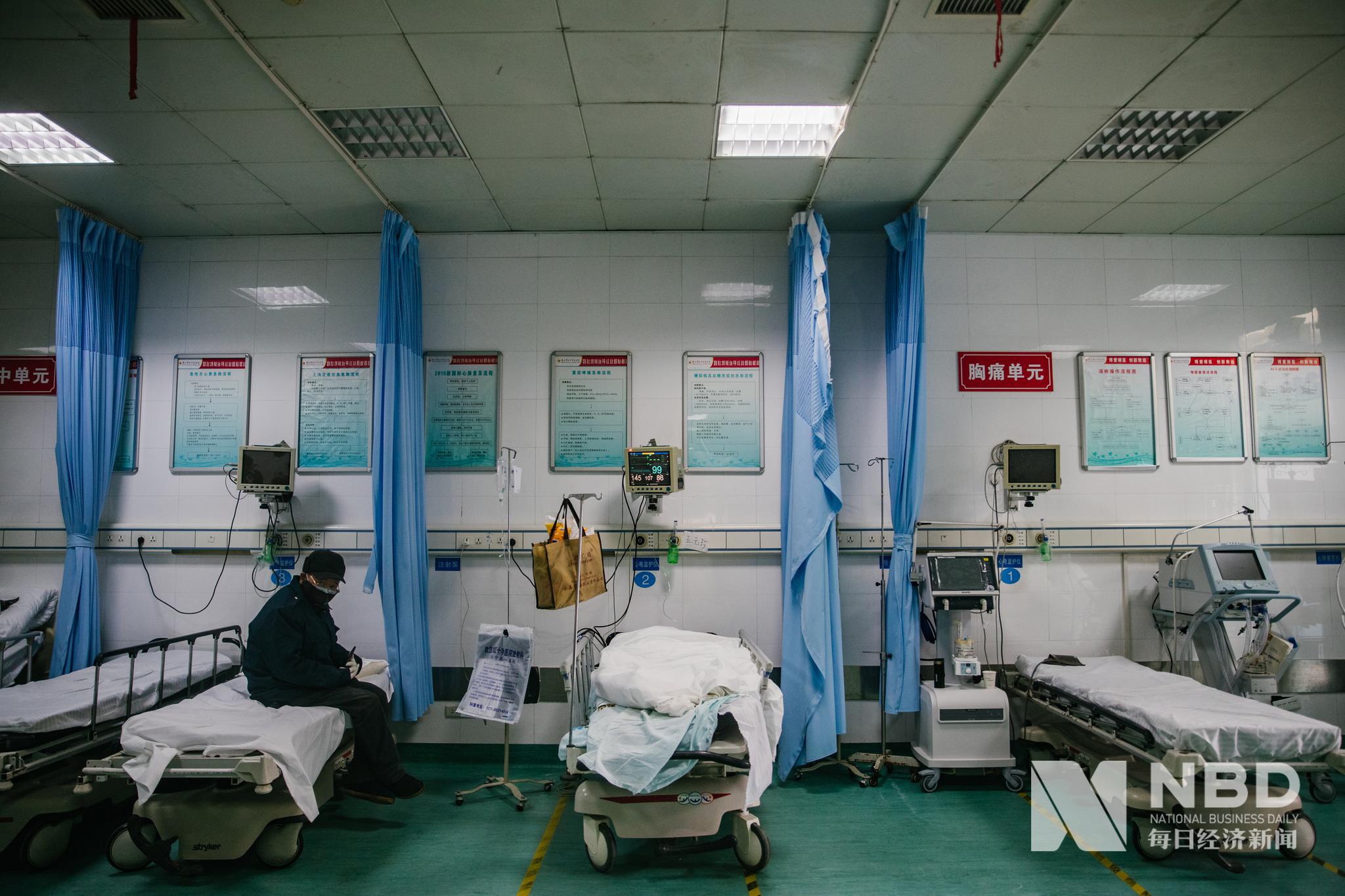 图集丨实拍武汉医院的日常她在防护服上写请叫我女神