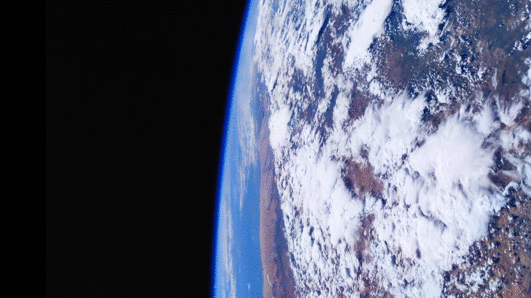 1亿像素拍地球太空中的小米10原来长这样