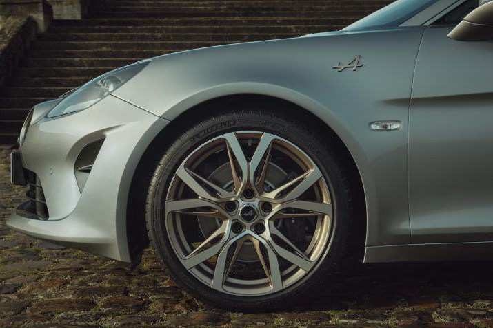 只为特别的你打造 Alpine发布两款特别版车型