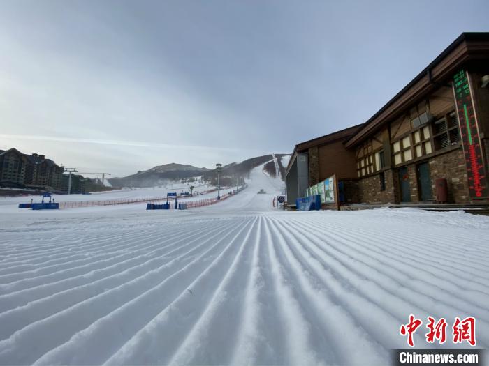 崇礼滑雪场复工记 茫茫雪道上只有几十人 手机新浪网