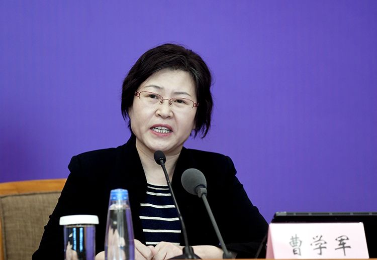 工信部:医用防护服压条机已达到充分供应