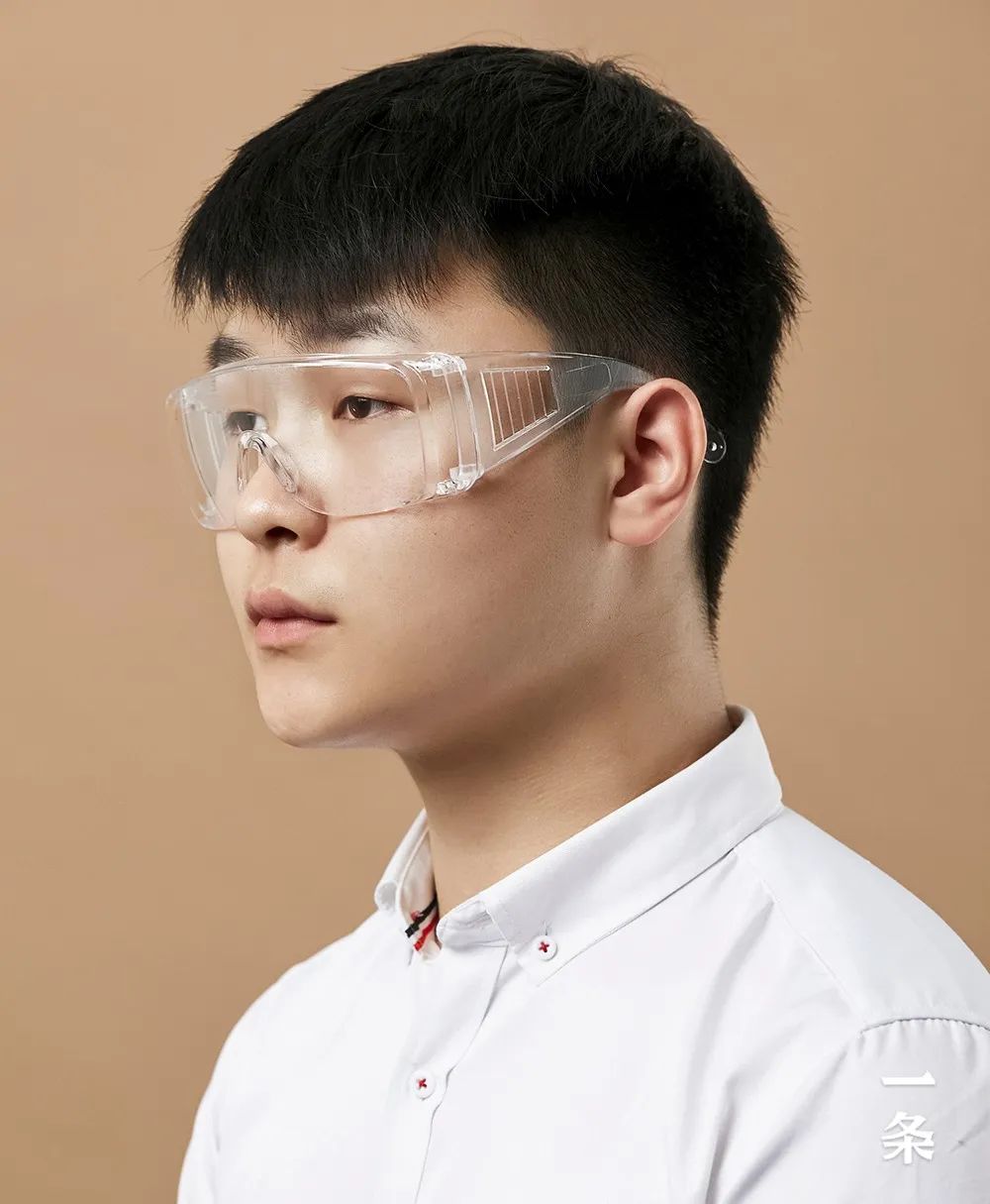 戴护目镜复工更安心诺亚一条生活馆