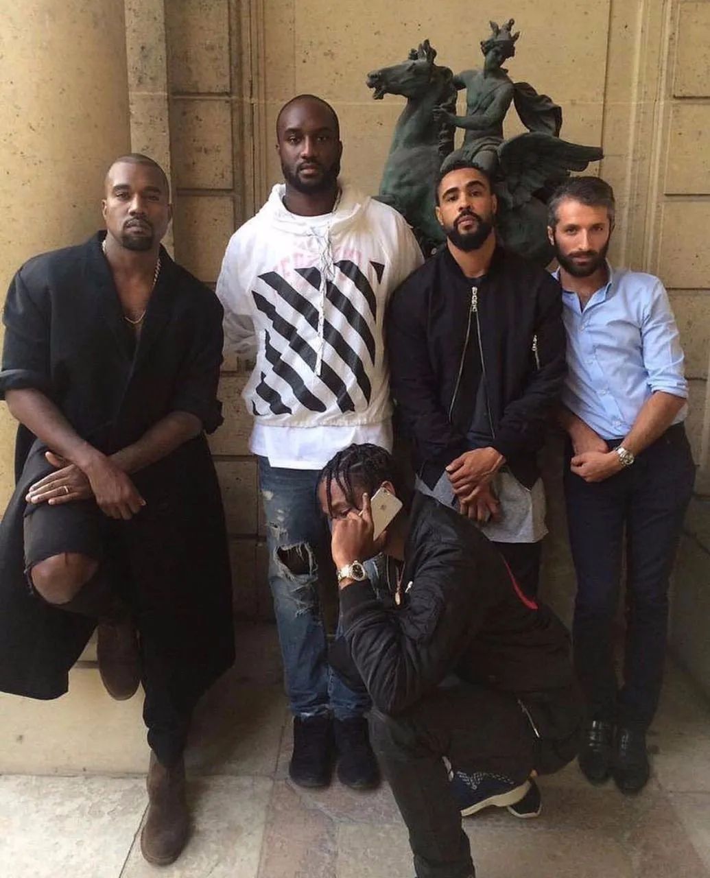 virgil abloh在2017年为travis scott打造 这双" 钩子一反, 倾家荡产"