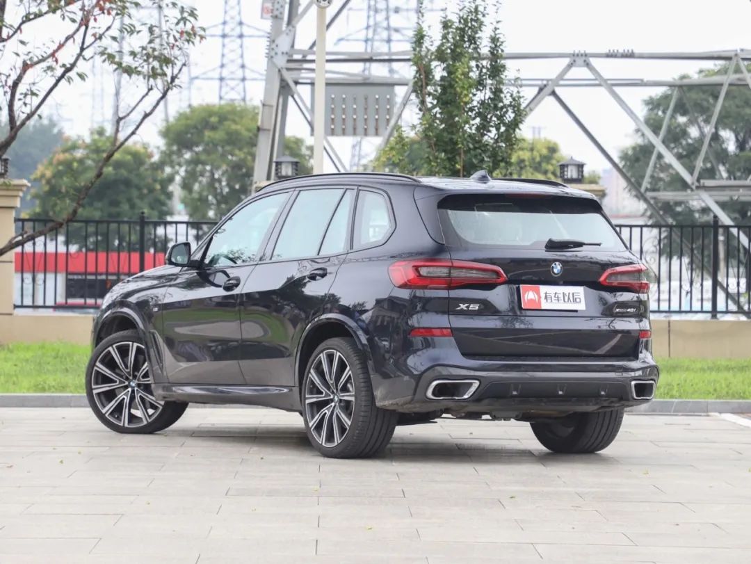 2.0T+8AT，性价比最高的宝马SUV之一，多数男人都喜欢