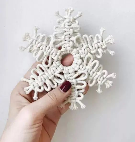 闲在家没事可用几根棉绳亲手编织出ins风挂饰简单又有范