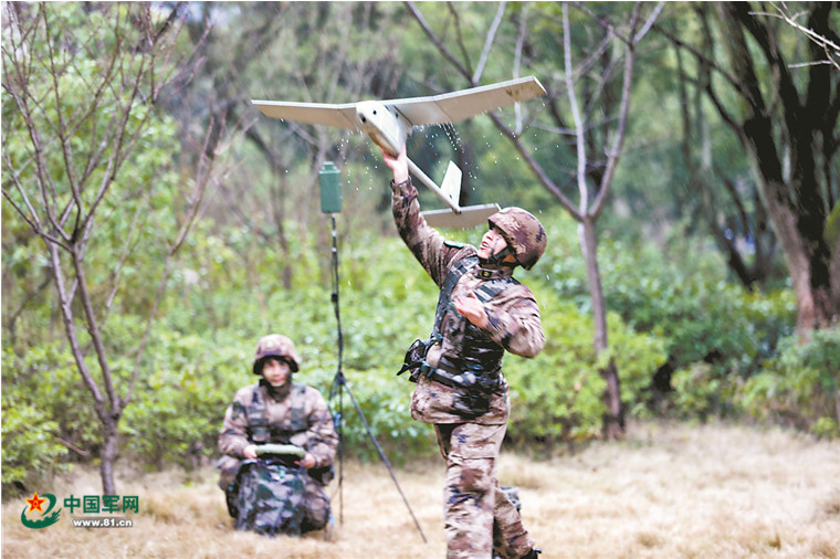 第七十二集团军某旅侦察分队实战化练兵掠影利刃出击