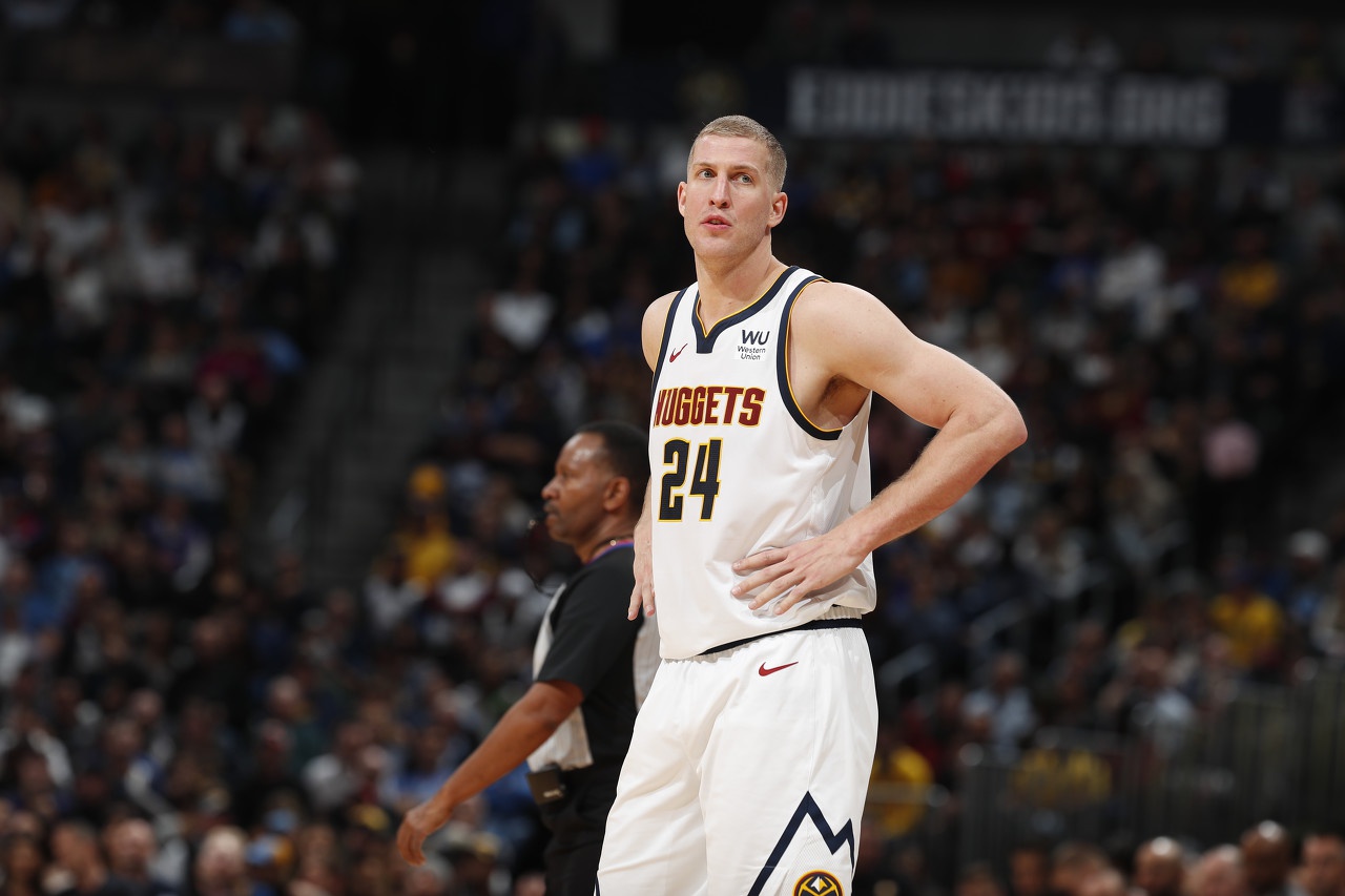 nba官方祝穆迪埃和梅森-普拉姆利生日快乐