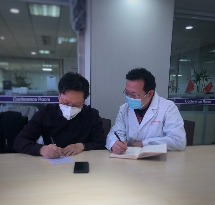 正文  张志明说,在甘肃治疗出院的确诊病例中,中医药第一时间介入治疗