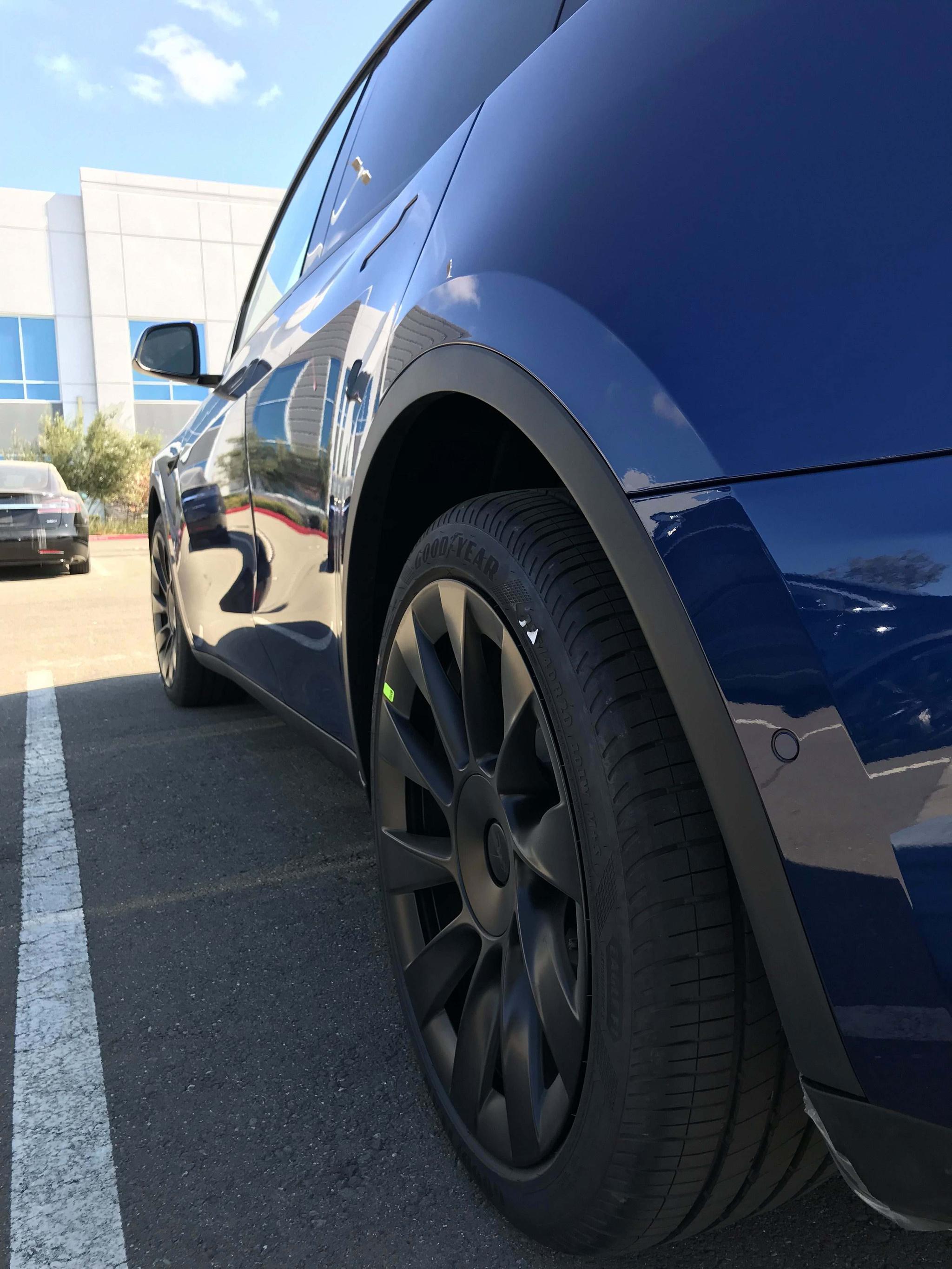 装配工艺“整体令人满意” 特斯拉Model Y谍照曝光