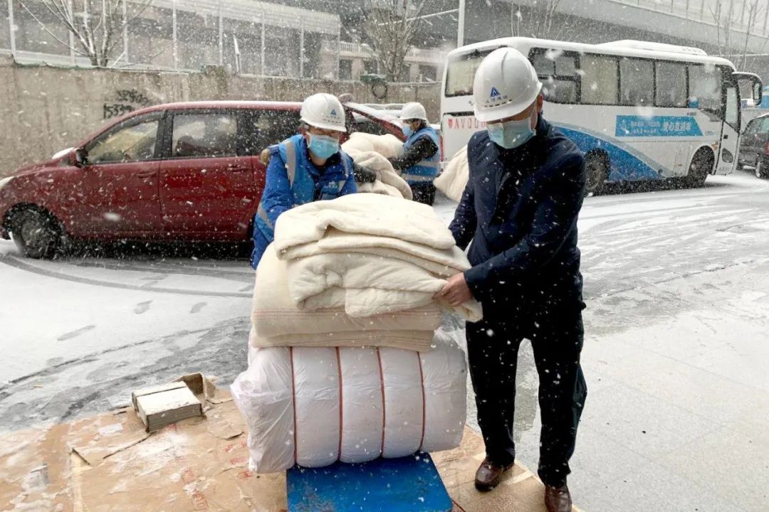 风雪挡不住山河人的脚步