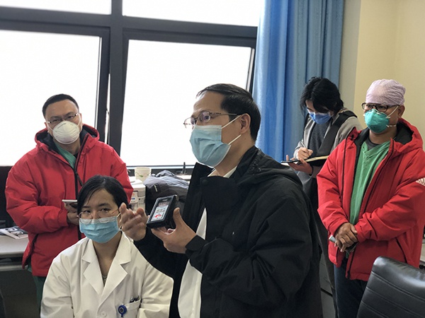 国家卫健委专家组成员、北京地坛医院感染科主任医师蒋荣猛。 澎湃新闻记者 汤琪 图