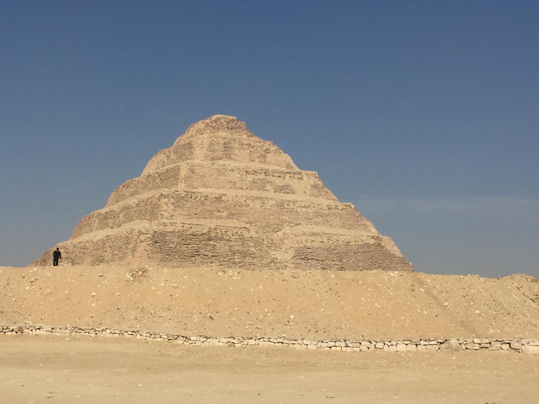 埃及左塞尔金字塔经过14年的修复之后重新对外开放