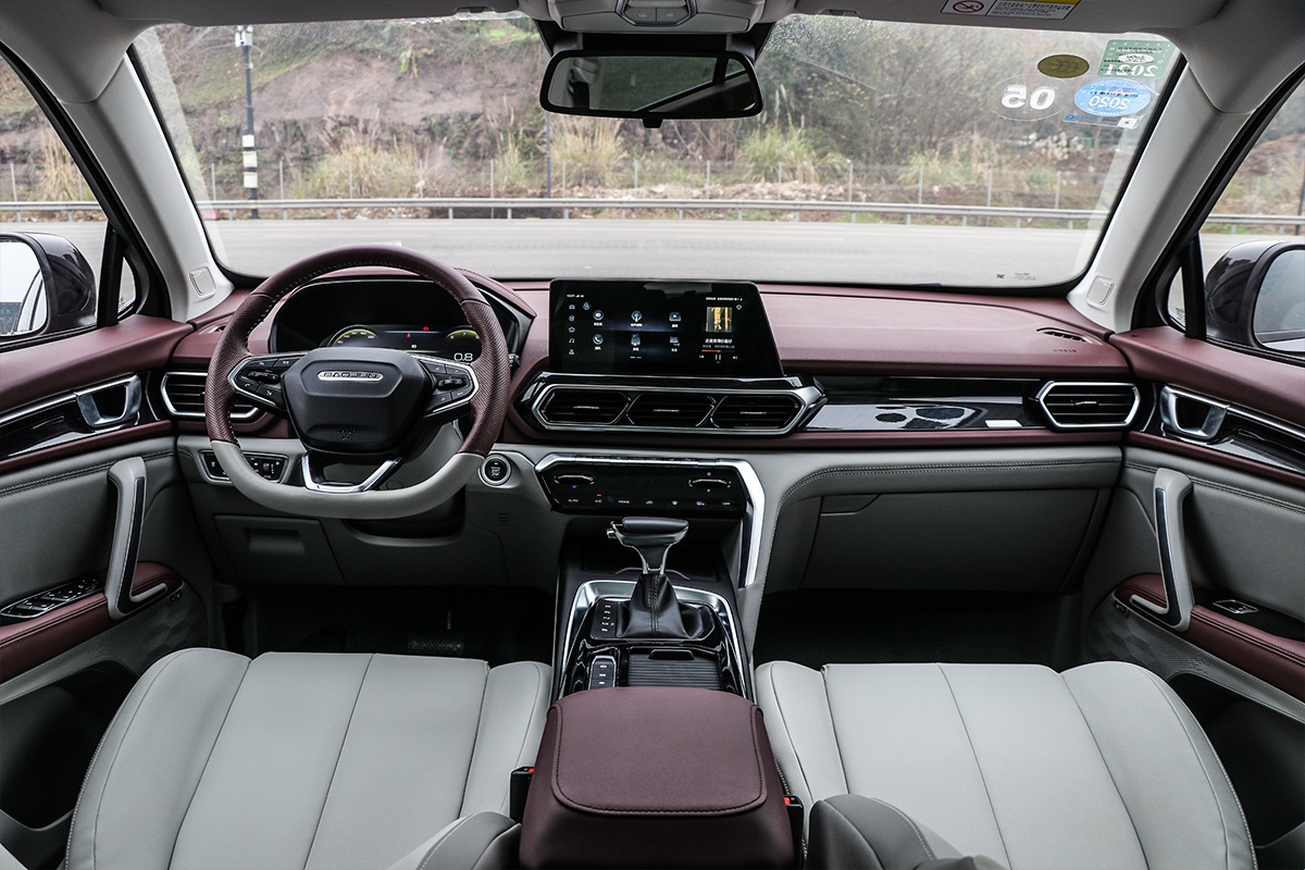 新宝骏RS-5手动超级互联豪华版上市 售价10.28万元