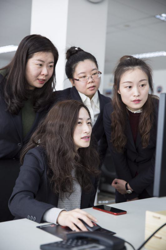 柔肩担当——记国网常州供电公司电费核算班女职工风采