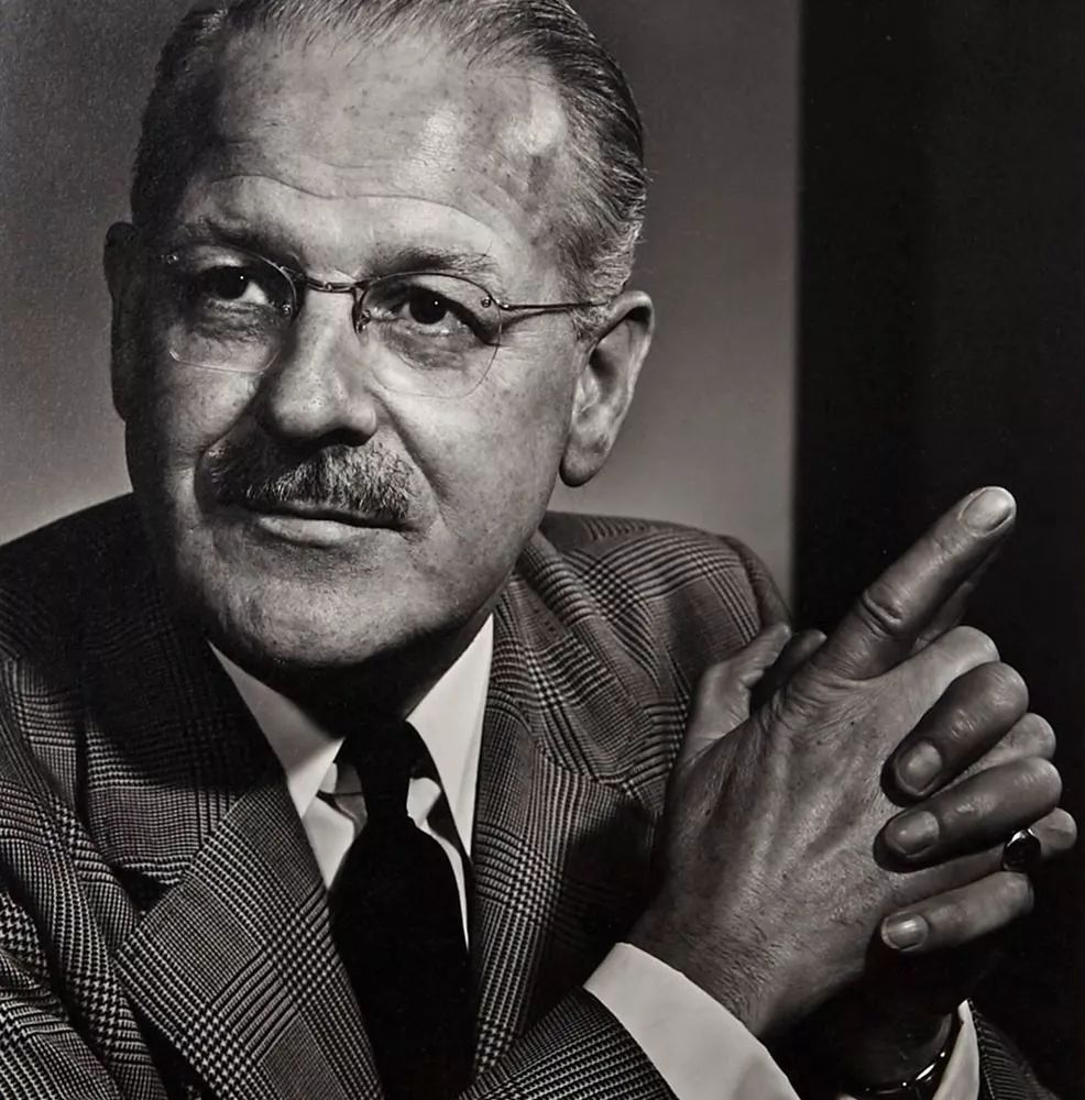 许多名人也都以能让yousuf拍摄一张肖像为荣,西方许多著名的艺术博物