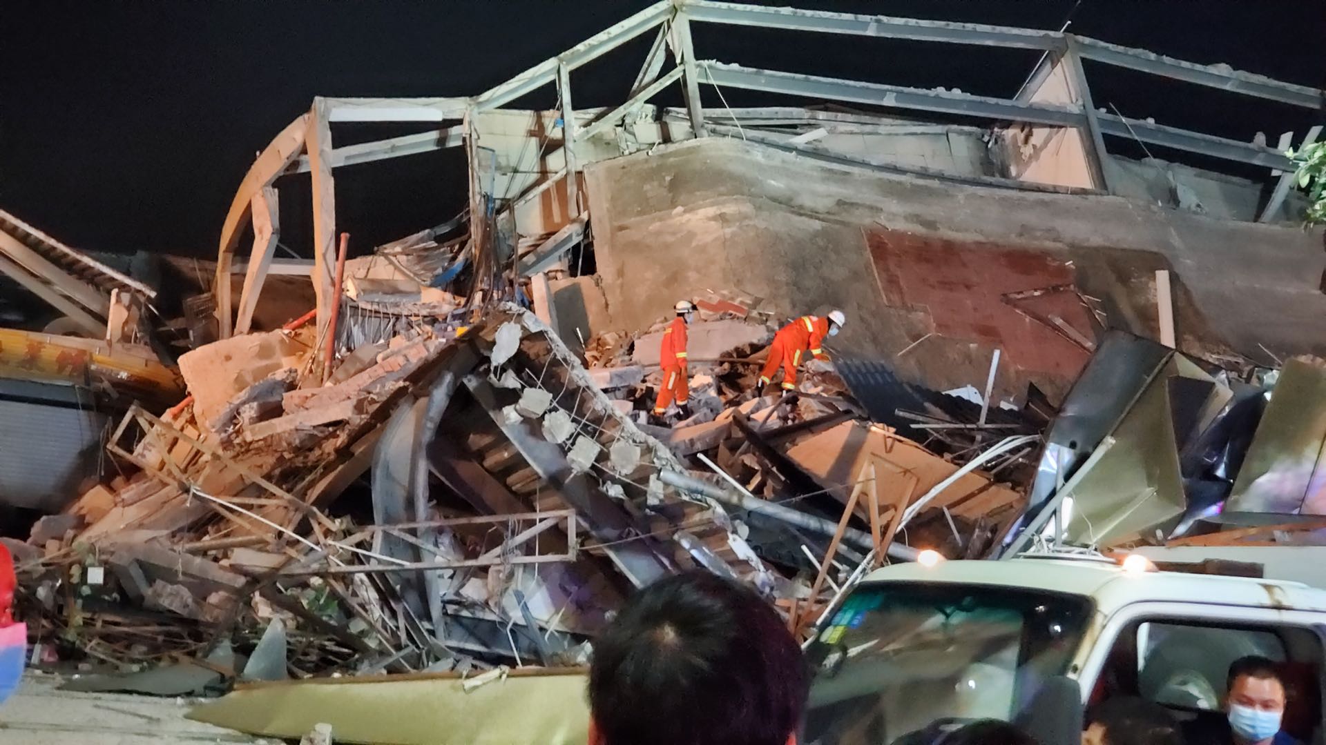 福建泉州一快捷酒店发生坍塌事故应急管理部紧急调度派工作组赶赴现场