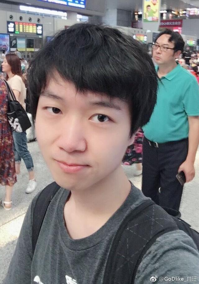 神超抢先试玩云顶s3赛季:击败对手连爆两把金铲子