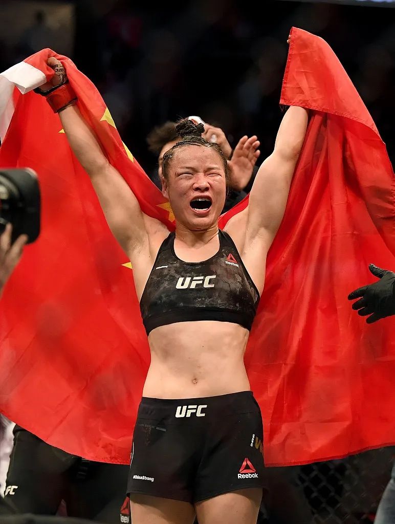 今天这个中国姑娘引爆世界热搜现场视频看哭了