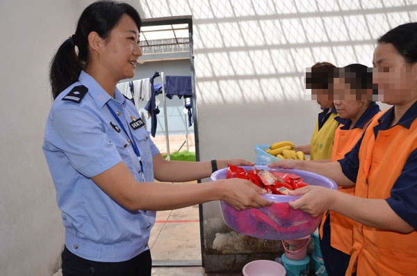 大理州看守所17名女警的警营芳华:铿锵玫瑰 监所绽放
