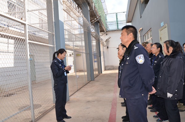 大理州看守所17名女警的警营芳华:铿锵玫瑰 监所绽放