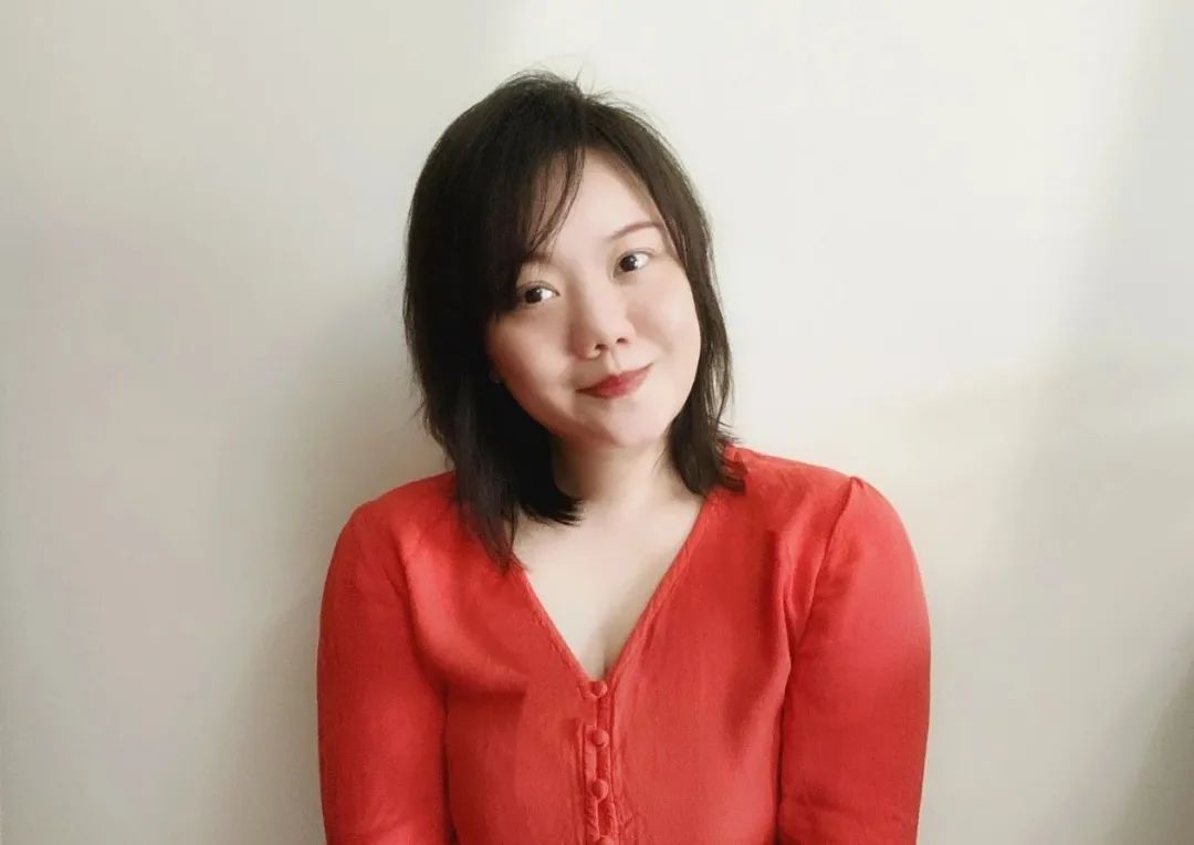 格十三papi酱邓潍联手各界女性拍了一条特别的vlog