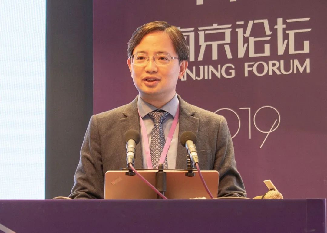 学院拥有世界级高水平教师团队,率先出版《南京大学人工智能本科专业