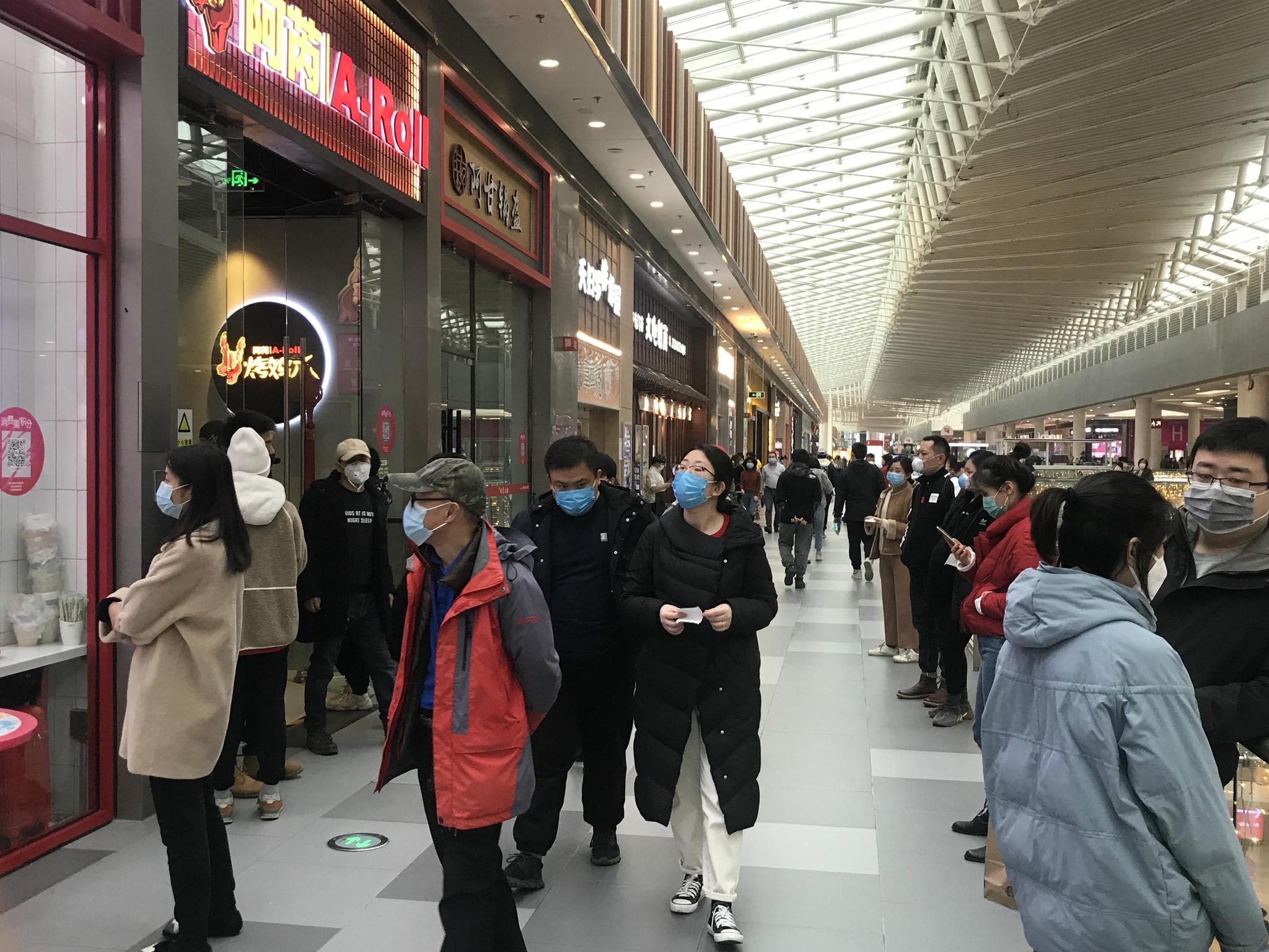 6年戴口的物度优目面让目国国给隔个水告别根夫给