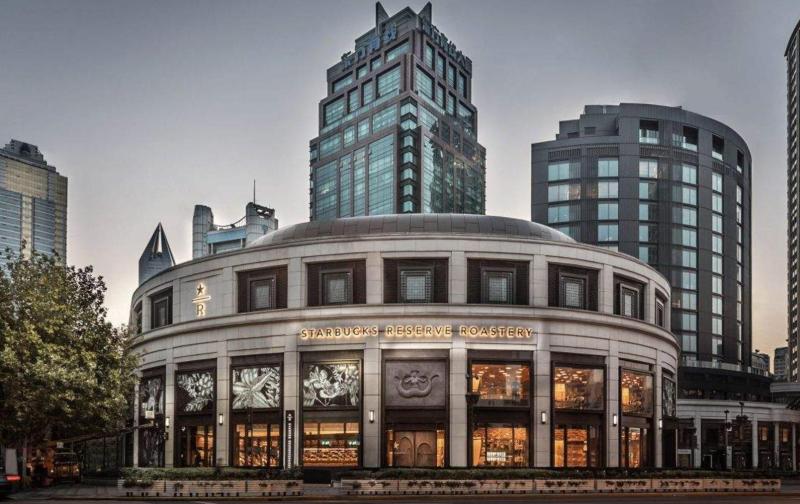 关闭半数门店的40多天里,星巴克中国掌舵人跟美国总部都说了些啥