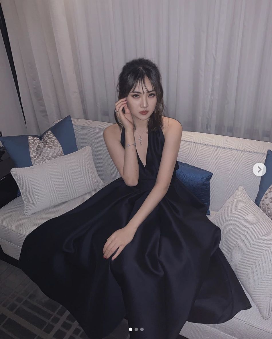 任正非女儿姚安娜超靓!肤白貌美玉臂娇嫩秒杀当红小鲜花