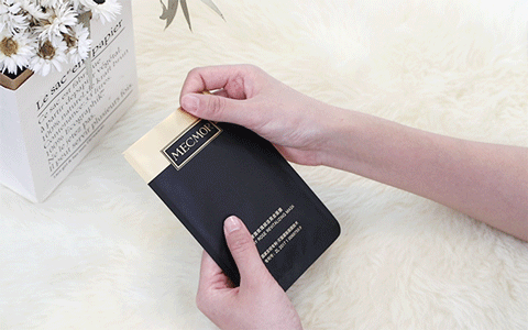 就是它——   「名膜壹号奢宠玫瑰赋活黑金面膜」