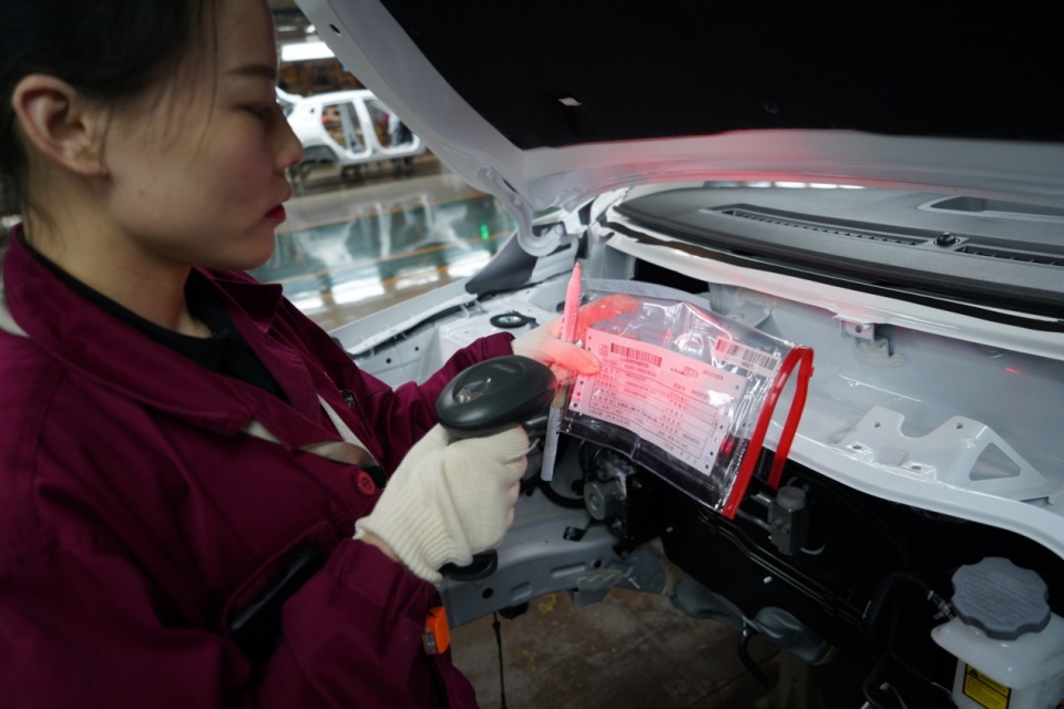 与江淮大众共线生产的嘉悦a5,出厂前到底经历了什么?-新浪汽车