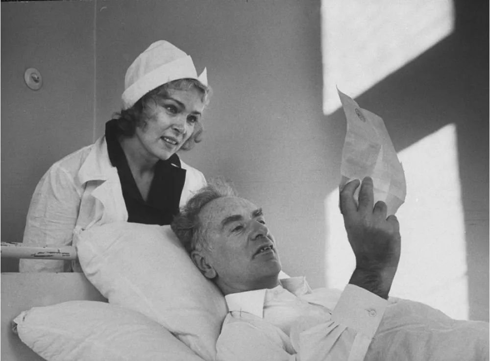 天才 理论物理 帅帅帅帅帅帅=列夫·朗道