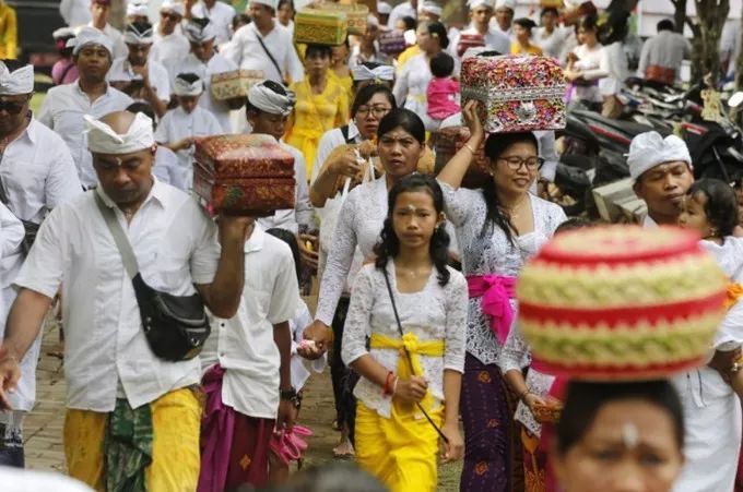 26亿人口仅确诊6例印尼防疫靠信仰