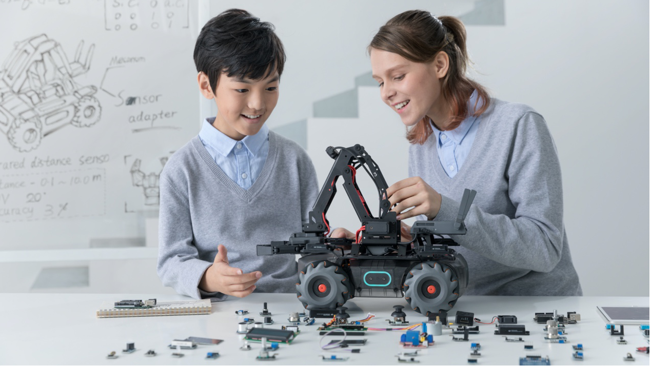 大疆推机甲大师教育拓展套装,支持第三方开源硬件