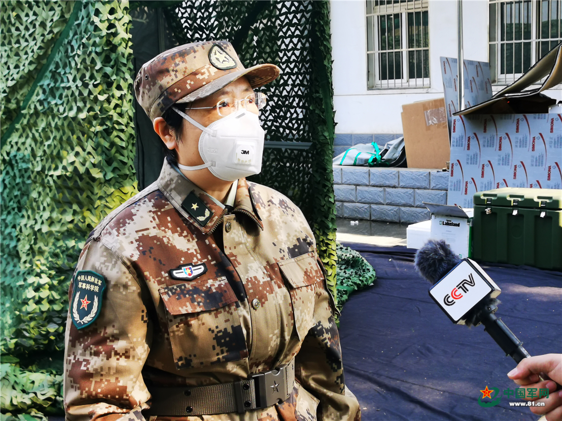 她在抗疫一线与病毒短兵相接