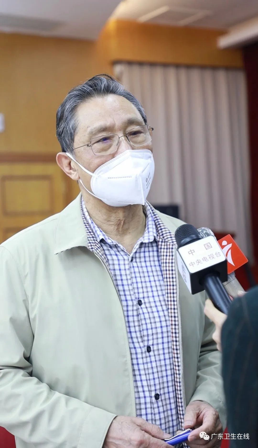 院士也是战士诗话钟南山的12种精神