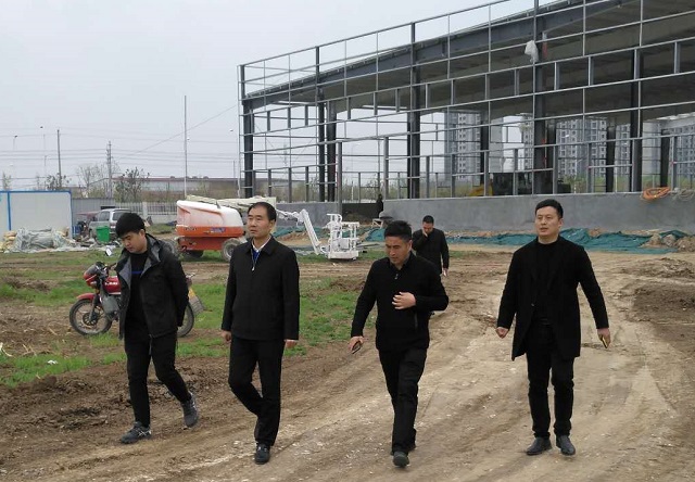 商水县委书记孔阳到雅戈尔盛泰纺织工业园项目现场办公